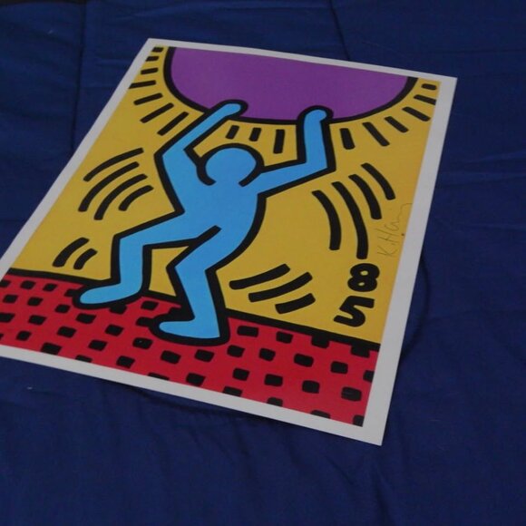 Keith Haring - International Youth Year - signed lithograph and envelope. - Picture 2 of 5
